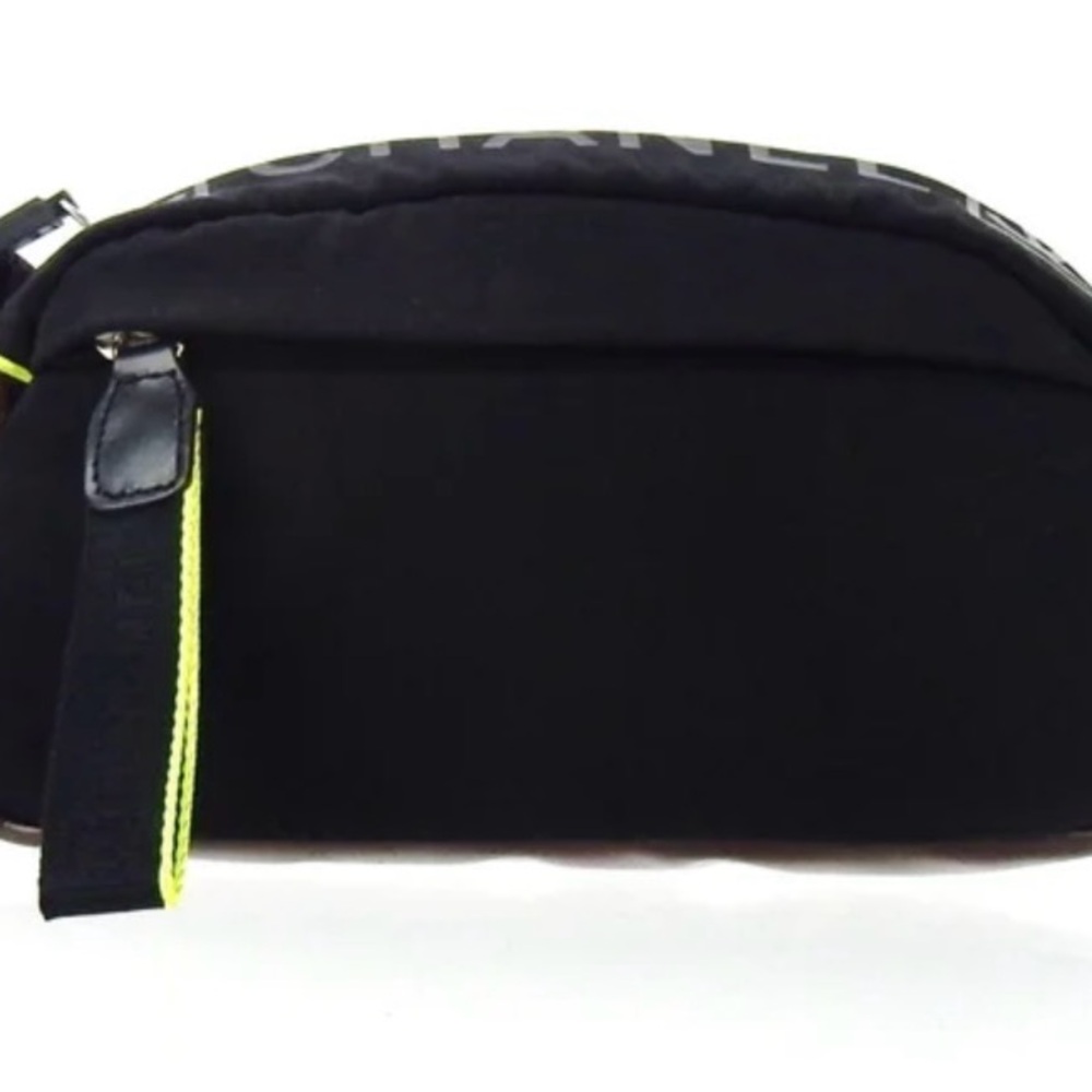 Chanel Clutch Bag for Women or Men. - Picture 7 of 14